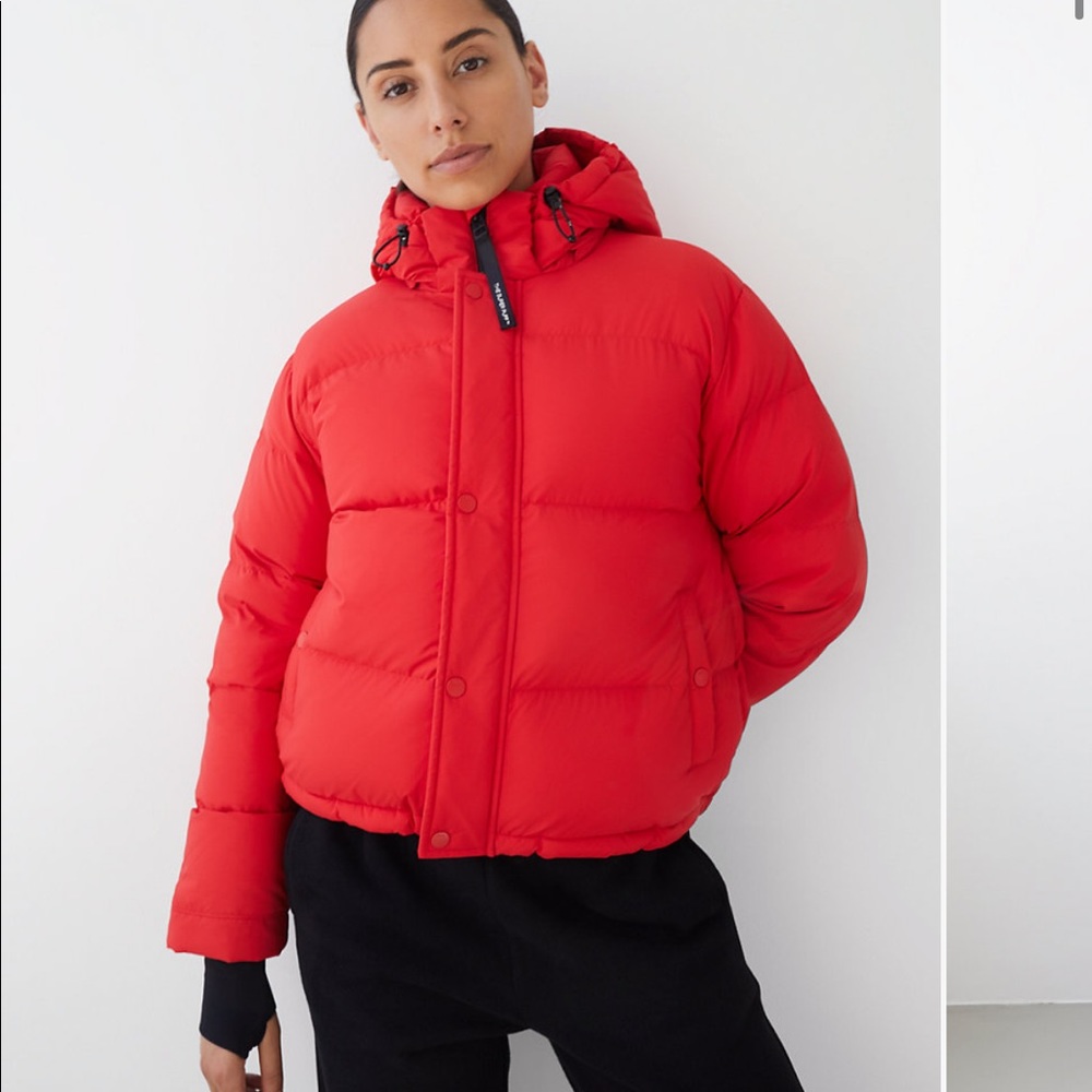 NWOT Aritzia Super Puff Shorty XS in red